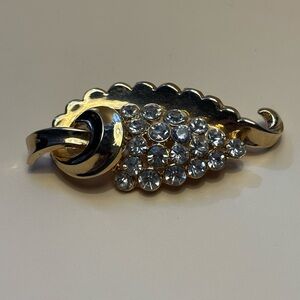 Vintage Coro Gold Tone Crystal Leaf Design Brooch 2.25”